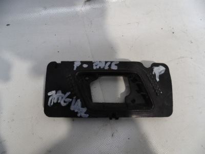 Jaguar f-pace 16-20 кронштейн корзина распылителя правая фото №1