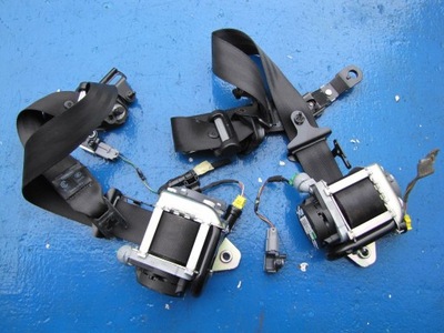 Volvo s60 v60 - правий передній pas натягувач фото №1