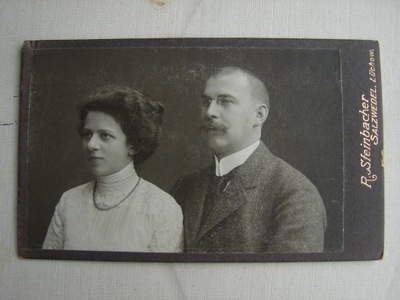 foto. Steibacher - stare zdjęcie kartonikowe - kobieta, mążczyzna,ubrania