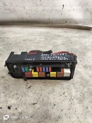 Коробка предохранителей vectra c 1.9 cdti 13190370 фото №1