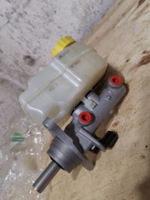 Audi a1 насос гальмівна 6r1611019d фото №1