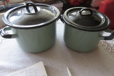 2 GARNKI Z POKRYWKAMI