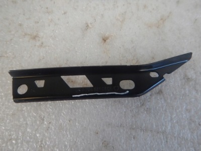 Mercedes c w204 правий напрямна бампера перед фото №1