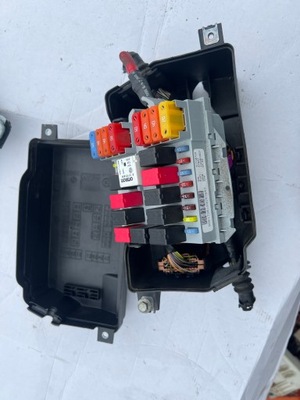 Fiat croma ii 1.9 jtd коробка запобіжників фото №1