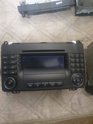 Станція мультимедійна mercedes-benz a-klasa w169 8205089 фото №1