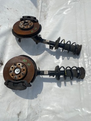 Audi a3 8v golf vii поворотний кулак права амортизатор фото №1