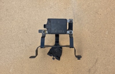 Радар датчик distronic кронштейн nissan qashqai j11 рестайлінг  28438-5fa3a 2017- фото №1