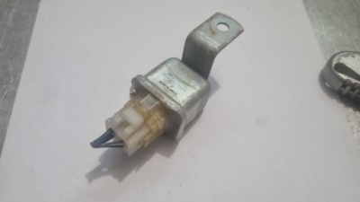 Реле 0567008530 daihatsu charade фото №1