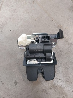 Замок кришки багажника vw golf t-roc 2ga827505a фото №1