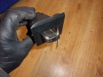 Bmw e90 замок запалювання з ключ 2.0d фото №1