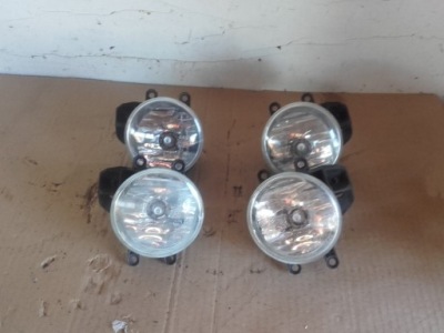 Toyota yaris auris rav4 противотуманная фара правый перед 81210-02110 фото №1