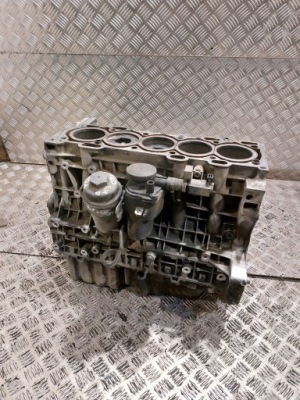 Блок dół двигателя volvo s60 2.4d d5244t 120kw фото №1