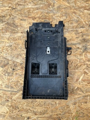 Основание аккумулятор ford mondeo mk5 dg93-10723-ae фото №1