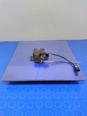 Kia sportage ii замок стекло крышки багажника фото №1