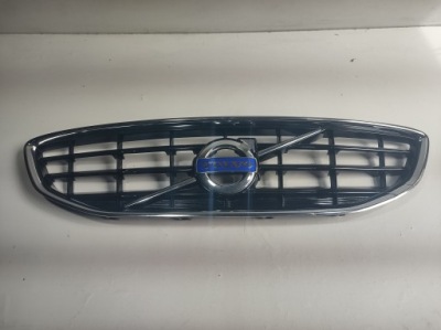 Volvo v40 15r - решітка радіатора решітка радіатора бампера 31353120 фото №1