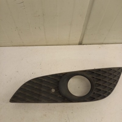 Решітка бампера ліва opel astra h фото №1