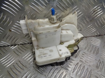 Замок дверь центральный левый задний  golf iii 1h4862153 фото №1