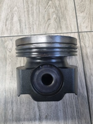 Поршень renault volvo 21161901 фото №1