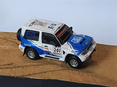 Mitsubishi Pajero Dakar 2001 1:72