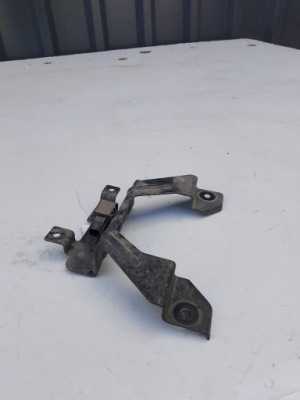 Ford ecosport кронштейн кронштейн замка капот cn15a16860 фото №1