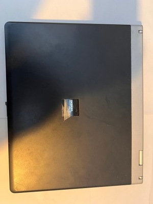 Laptop Fujitsu Siemens AMILO Pro V2030 uszkodzony