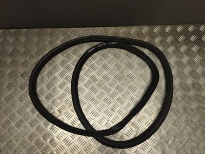 Audi 8v5 sedan прокладка левая передняя дверь фото №1