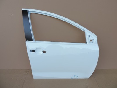 Toyota yaris iv правое передние дверь фото №1