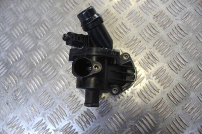 Корпус термостата audi a4 b6 2.0 fsi 06b121111f фото №1