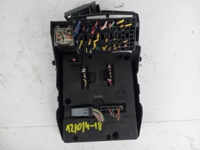 Renault megane i коробка запобіжників bsi 7703297930/99104 фото №1