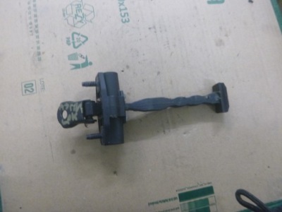 Opel astra k v 2016 ограничитель дверь левый перед фото №1