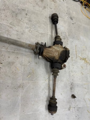 Приводной вал półośka mercedes c126 w126 se sel sec 380se фото №1