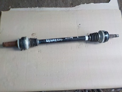 Приводной вал правая задняя giulia 2.0 10379419 фото №1