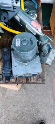 Kia soul i насос abs блок управления 58910-2k830 фото №1