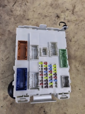 Ford focus mk3 1.5tdci модуль коробка bsi фото №1