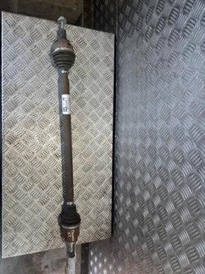 Привідний вал задній renault twingo 3 396004528r стан як нова фото №1