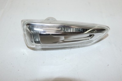 Crossland grandland insignia b zafira c astra k j поворотник правий gm фото №1