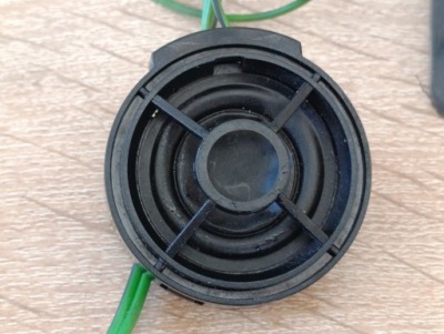 Динамик дверь передних с штекер твитер audi a3 8l 8l0036399 оригинал фото №1