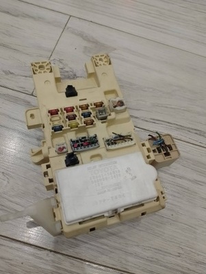 Коробка запобіжників toyota 82641-16010 фото №1