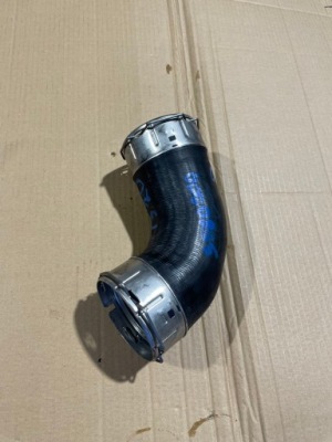 Bmw m3 m4 g80 3.0 b труба шланг інтеркулер 8054843 фото №1