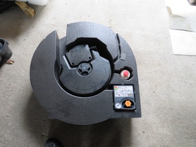 Вкладыш багажника компрессор renault kadjar фото №1