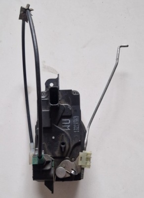 Замок лівих передніх двері 5pin оригінальний номер 13220369 opel astra h zafira b фото №1