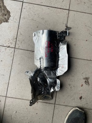 Mercedes защита тепловая a2561423800 фото №1