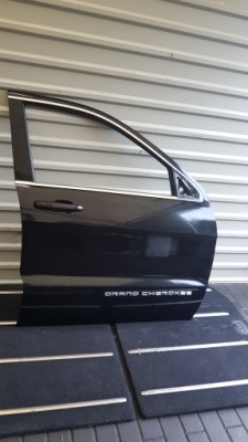 Jeep grand cherokee wk2 14 двері правий перед фото №1