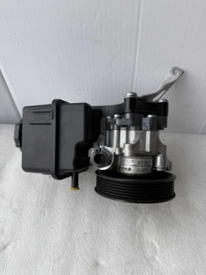 Насос підсилювача a0064667801 mercedes-benz фото №1