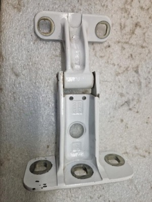 Петля двері mercedes 0293r citan kangoo фото №1