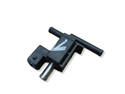 Клапан вакуумa 8200603558 nissan renault фото №1