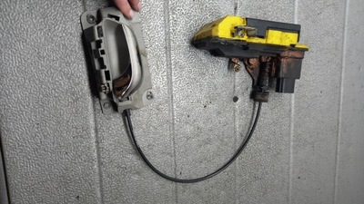 Замок ручка левый задняя volvo s80 6pin 98-06r фото №1