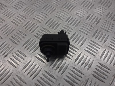 Моторчик регулювання лампи правий zafira a фото №1