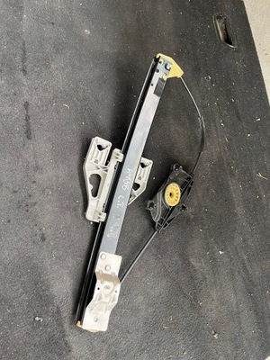 Audi a4 b8 підйомник скло лівий задня фото №1