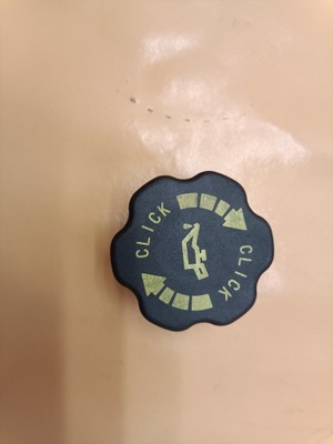 Кришка заливної оливи mazda 2.0 citd j rf5c фото №1